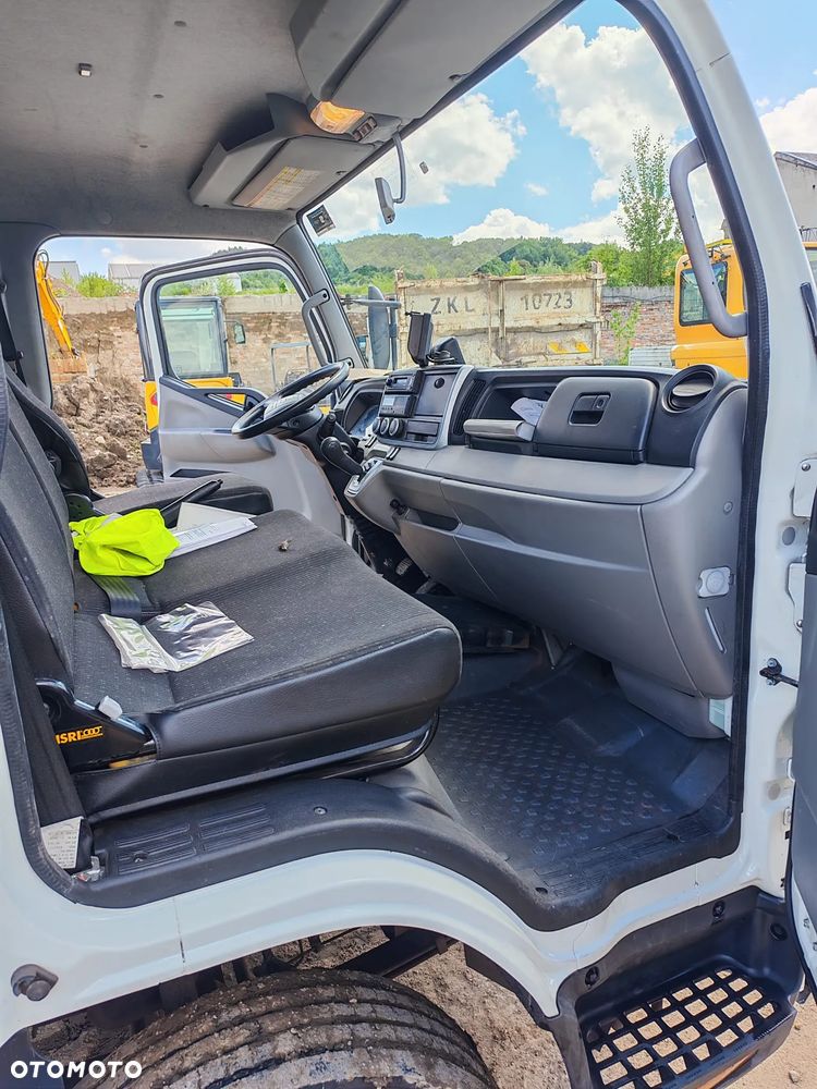 Mitsubishi Fuso - 25