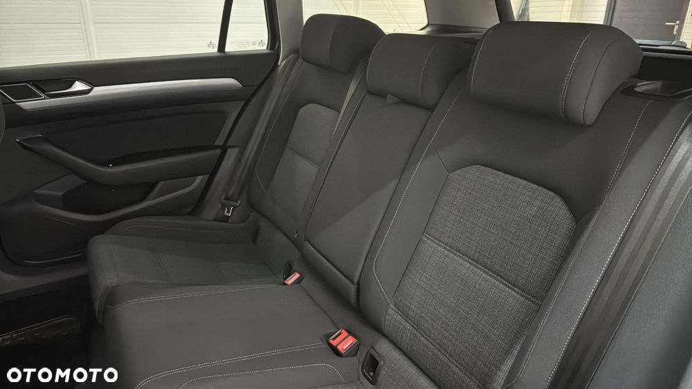 Volkswagen Passat Variant 2.0 TDI EVO Business - 18