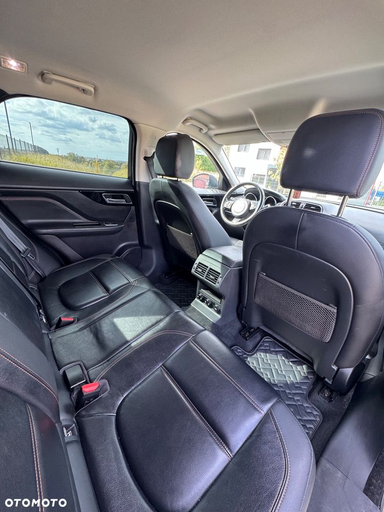 Jaguar F-Pace 2.0 i4D AWD Prestige - 10