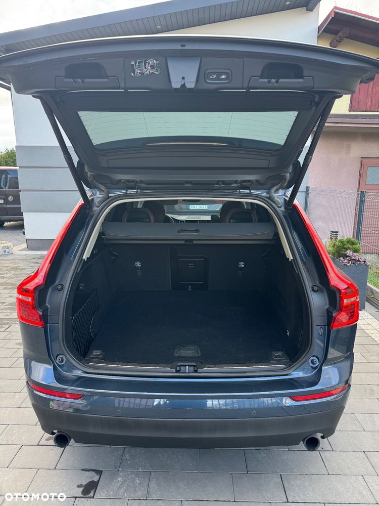 Volvo XC 60 T5 Momentum Pro - 4