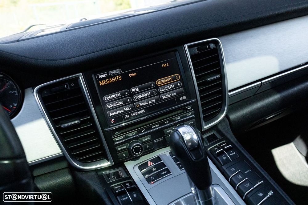 Porsche Panamera Platinum Edition - 14