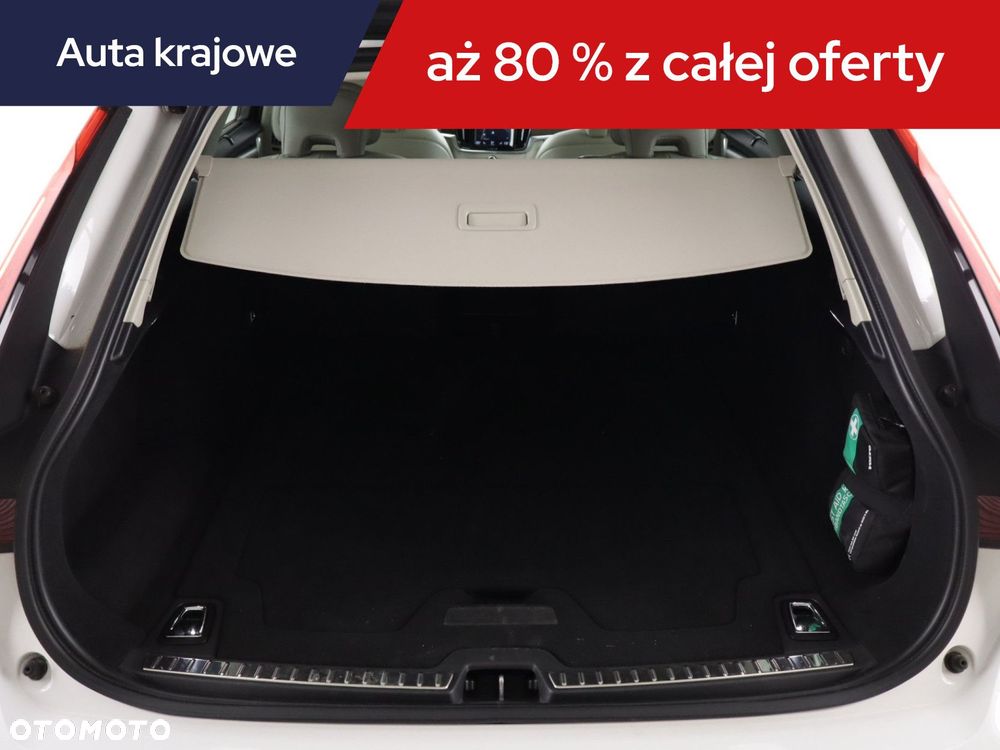 Volvo V90 Cross Country - 16