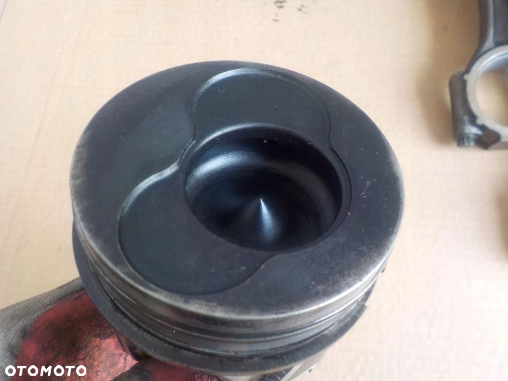 VW T5 2.5 TDI AXD AXE TŁOK TŁOKI NOMINAŁ  KORBA - 4