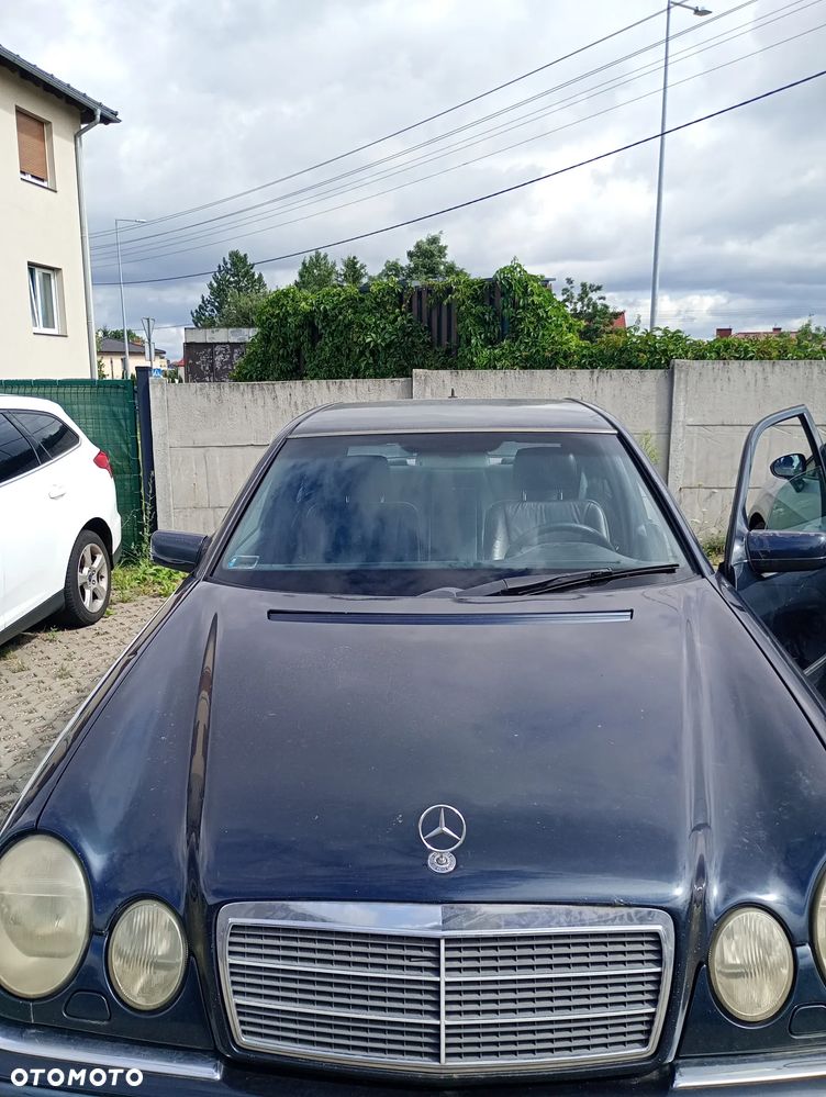 Mercedes-Benz Klasa E - 1