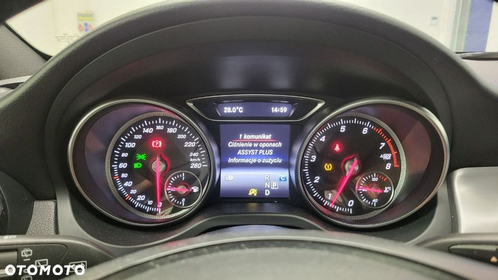 Mercedes-Benz GLA - 17
