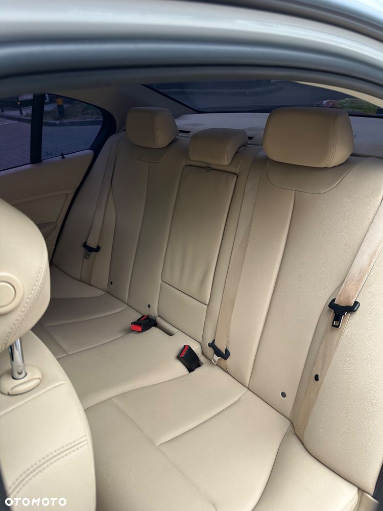 BMW Seria 3 320i Sport Line Shadow sport - 19