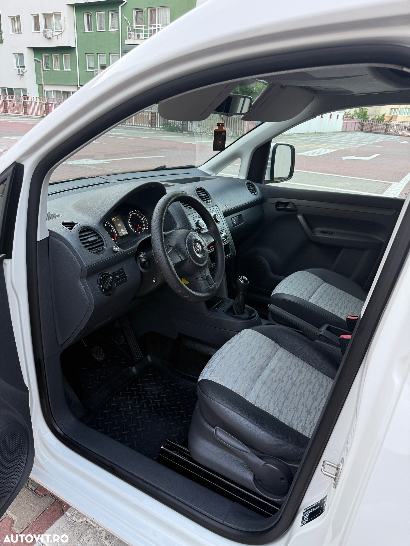 Volkswagen Caddy 1.6 TDI (7-Si.) BMT Maxi Startline - 9