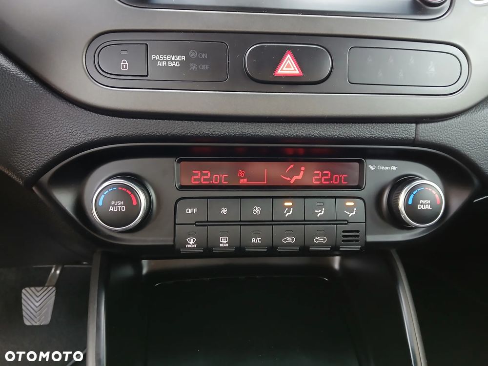 Kia Carens 1.6 GDI Dream Team Edition - 21