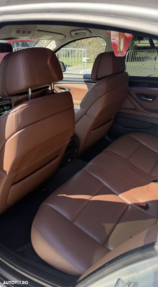 BMW Seria 5 525d xDrive - 11