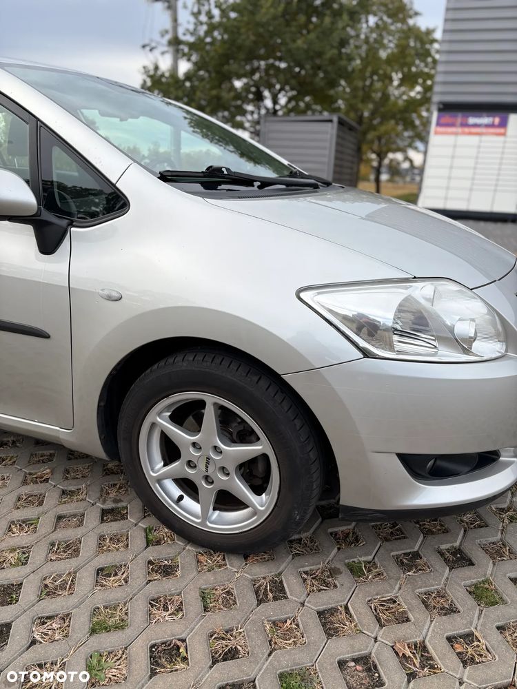 Toyota Auris 2008 photo 3