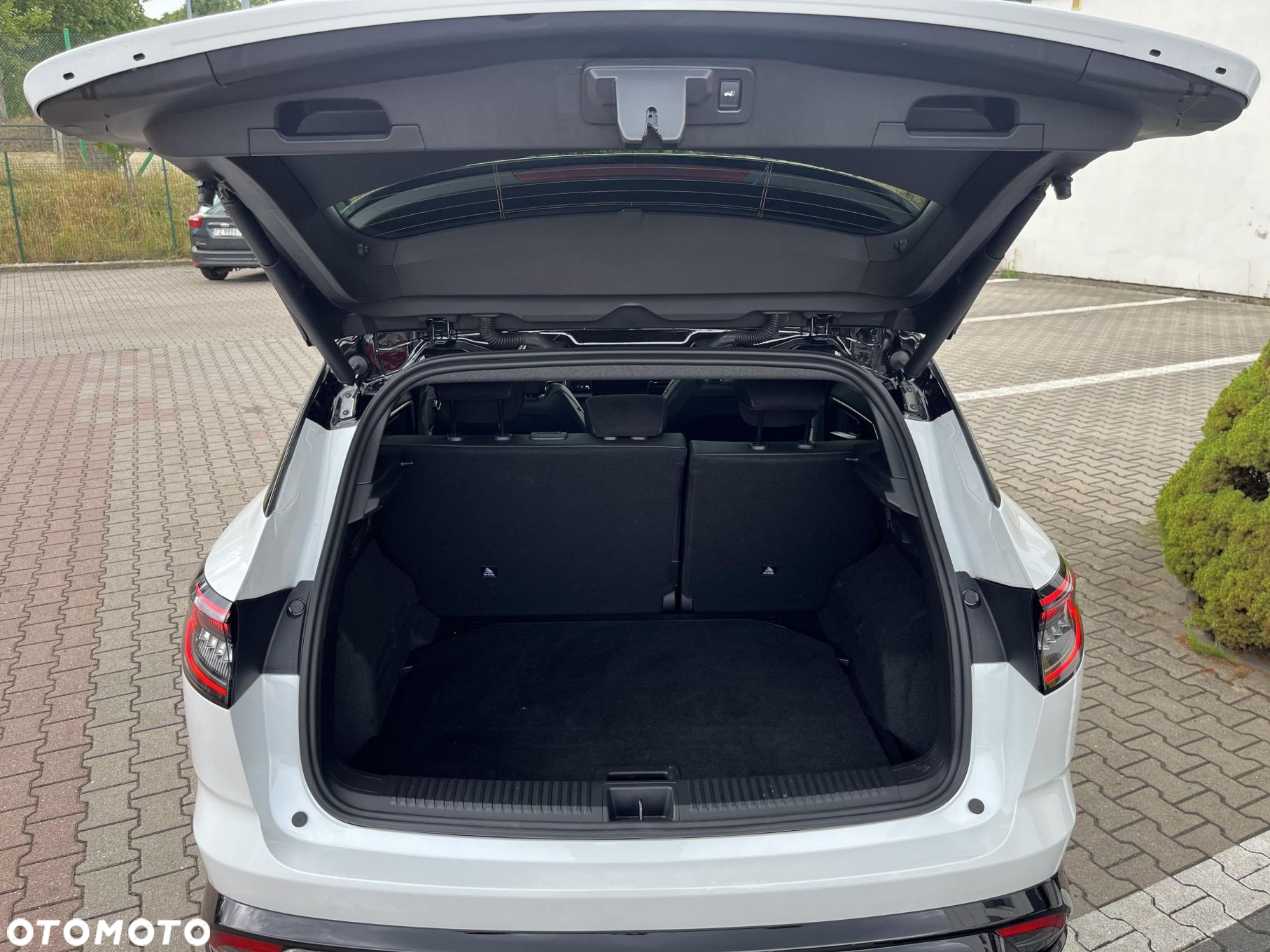 Renault Austral 1.2 E-Tech Full Hybrid 200 Iconic esprit Alpine MMT - 17