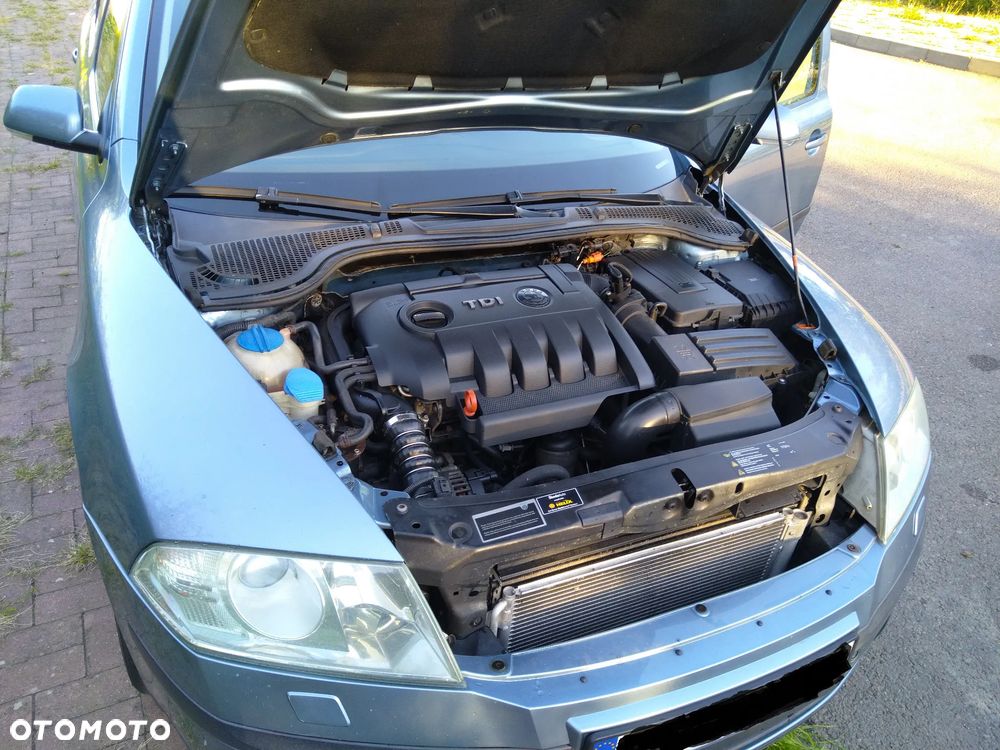 Skoda Octavia 2.0 TDI Elegance DSG - 4