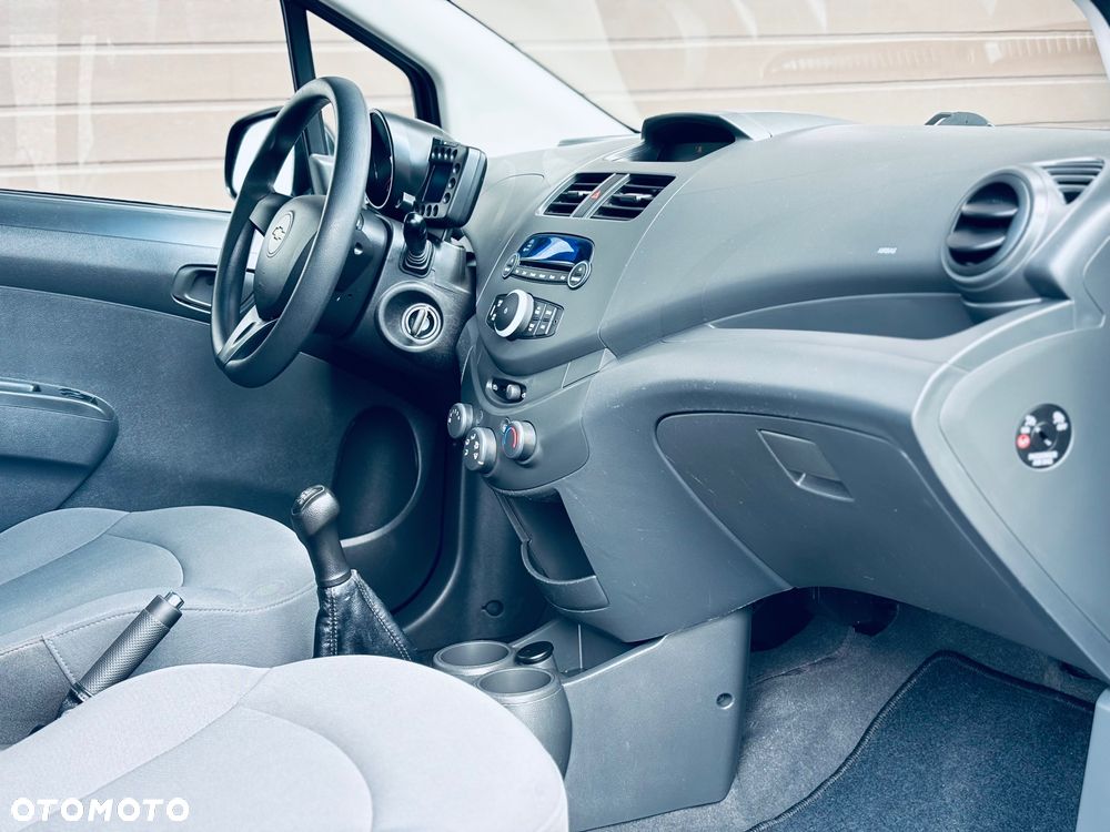 Chevrolet Spark 1.0 Base+ - 22