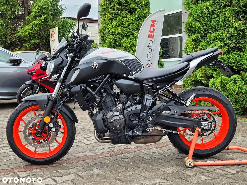 Yamaha MT - 4