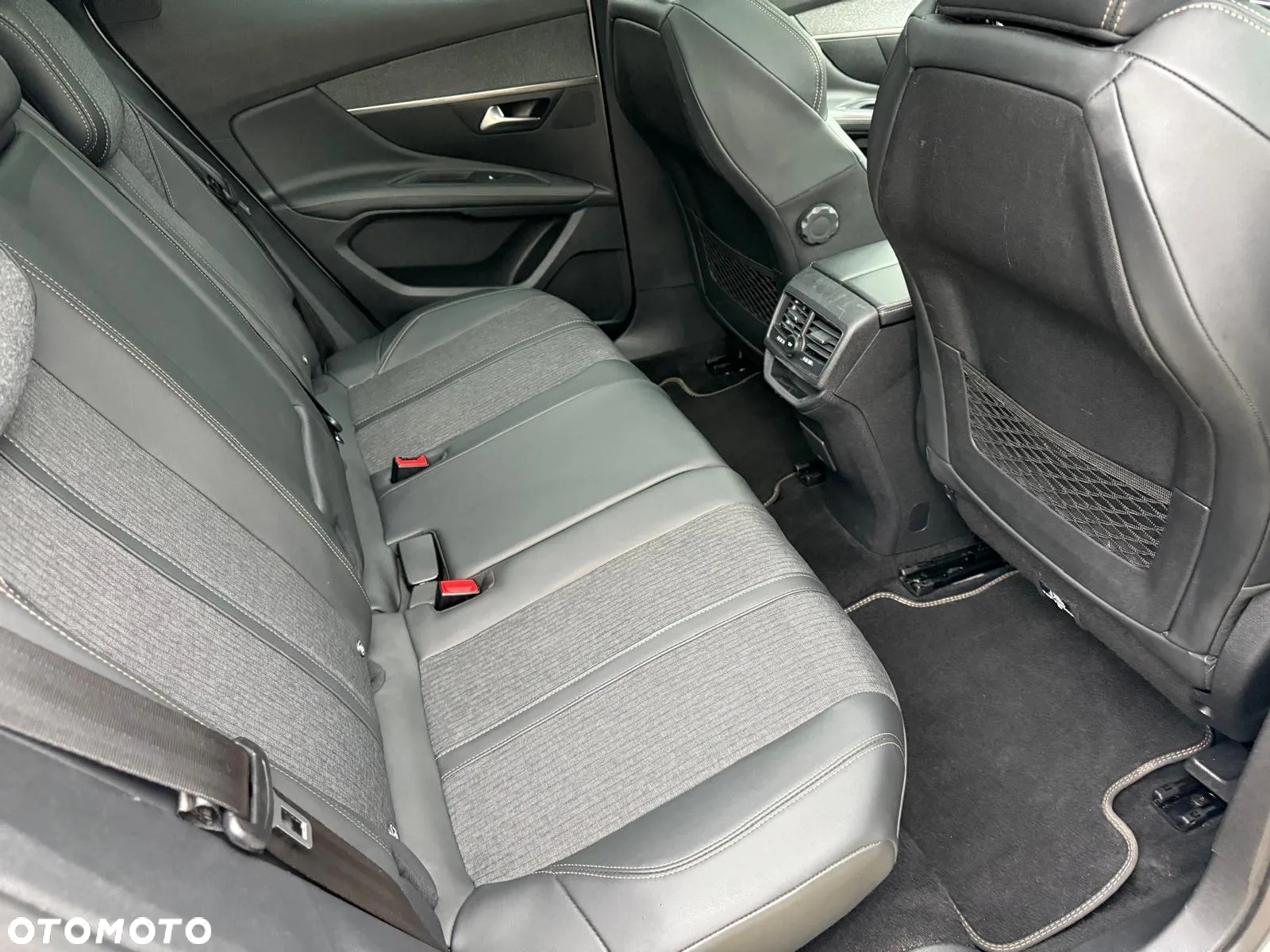 Peugeot 3008 1.6 PureTech GPF GT Line S&S EAT8 - 27