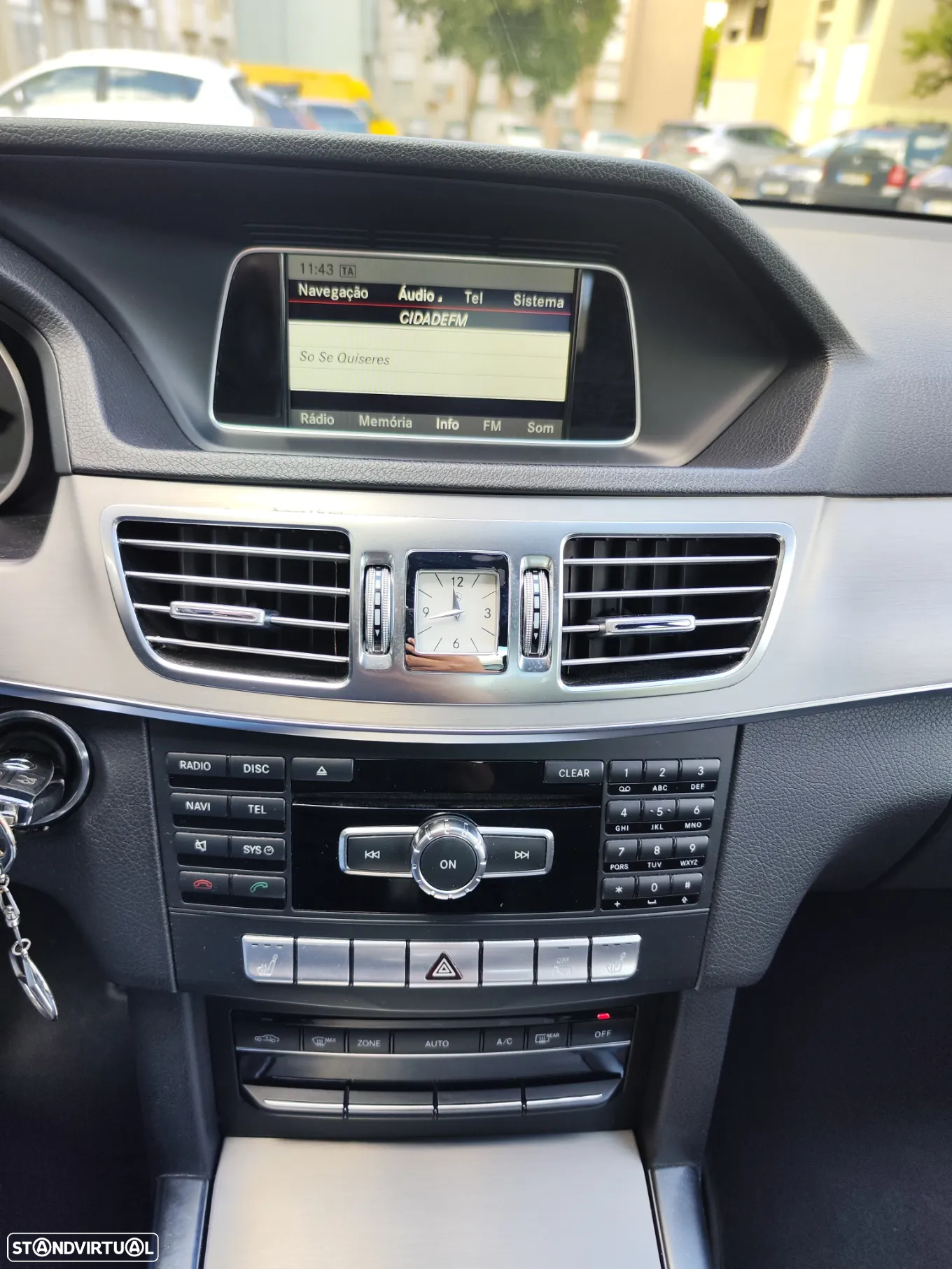 Mercedes-Benz E 300 Bluetec Hybrid Avantgarde - 30