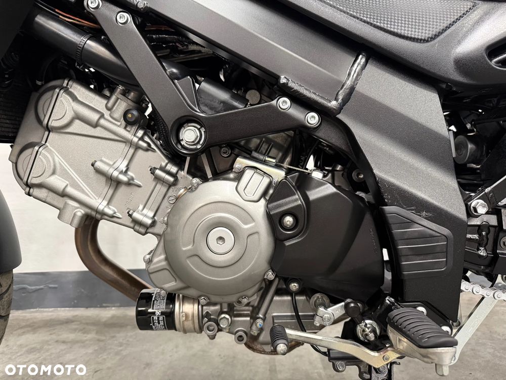 Suzuki V-STROM - 12