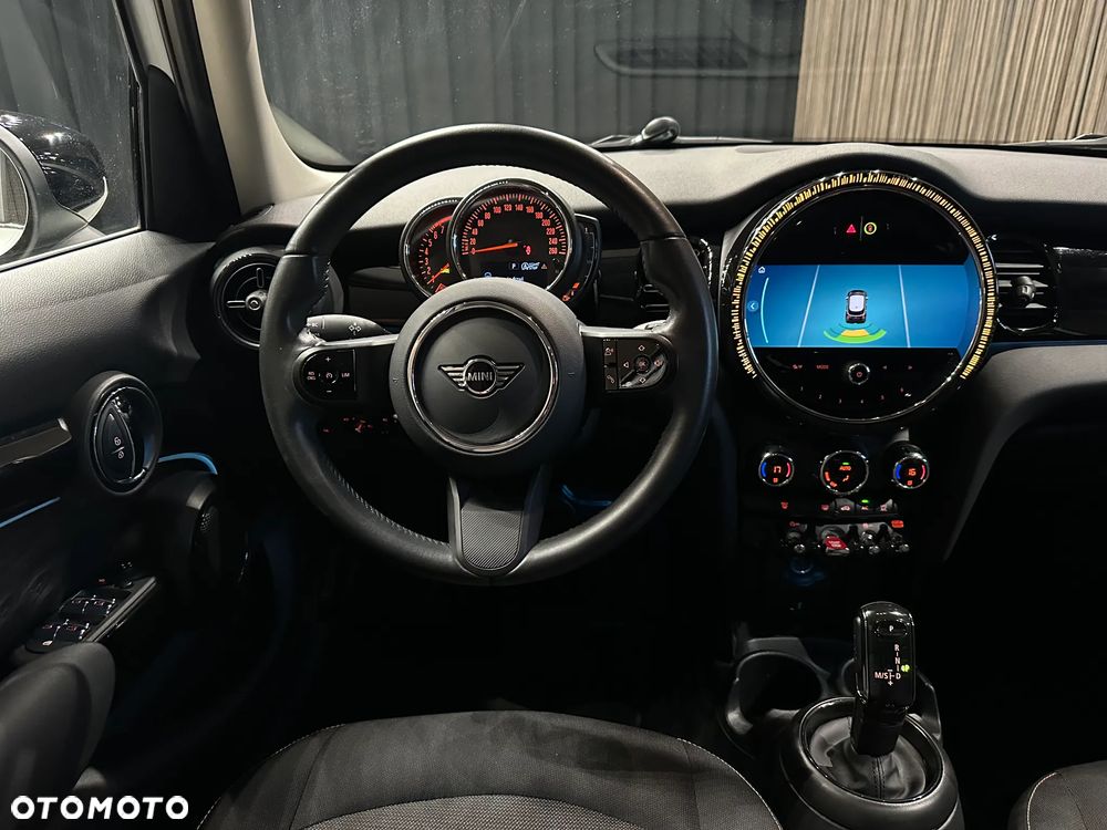 MINI Cooper Standard - 4