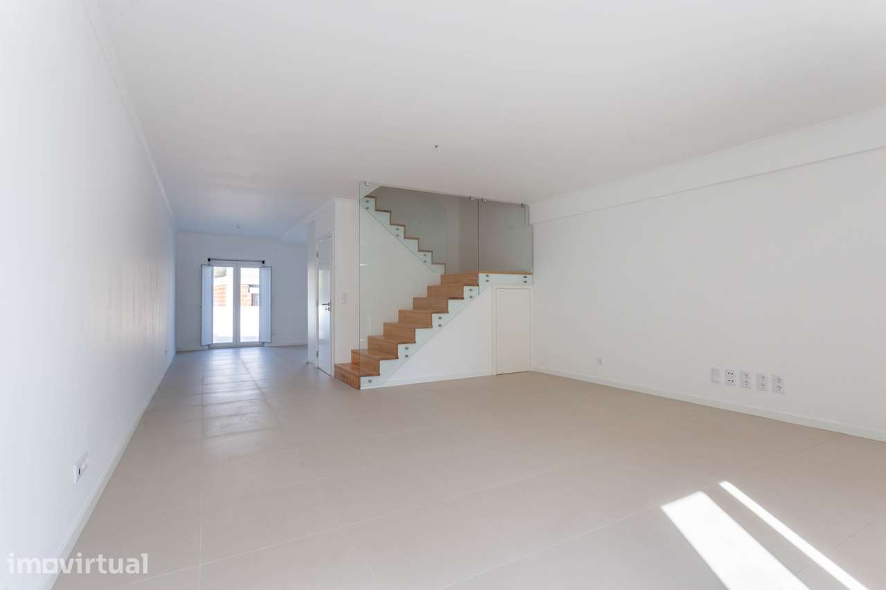 Moradia T3 geminada com sótão habitável - Grande imagem: 4/25