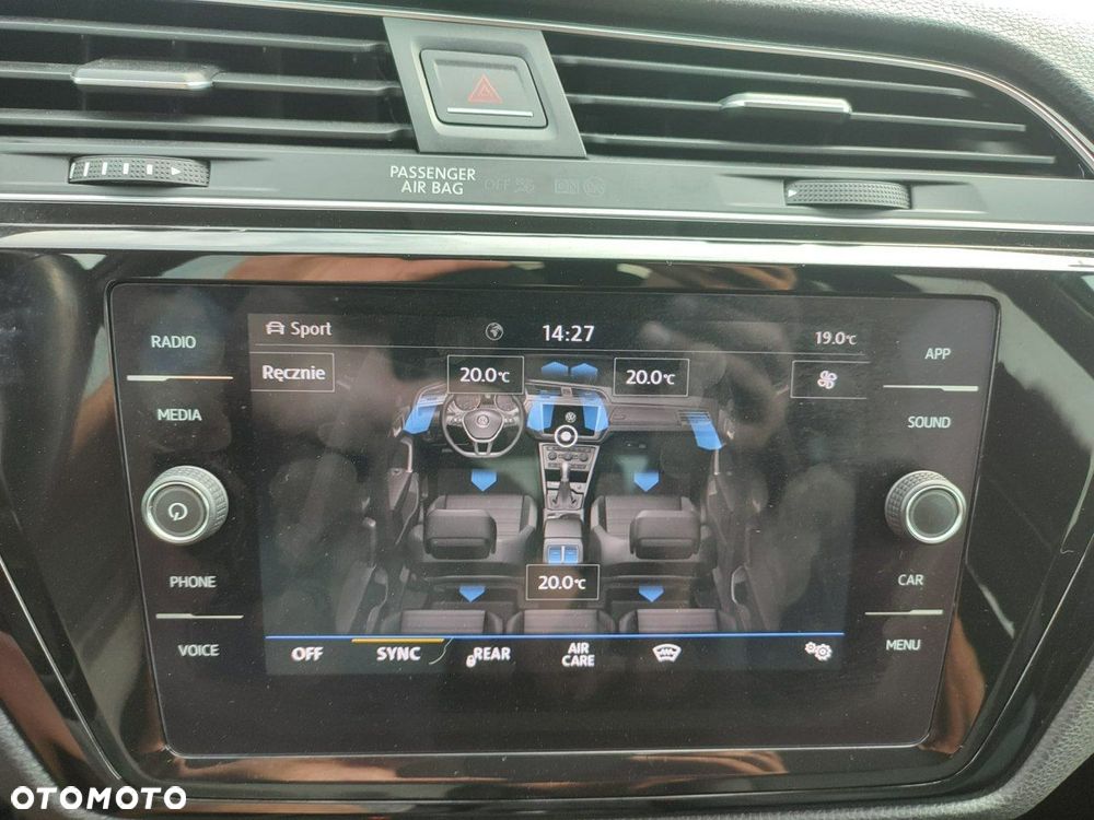 Volkswagen Touran - 23