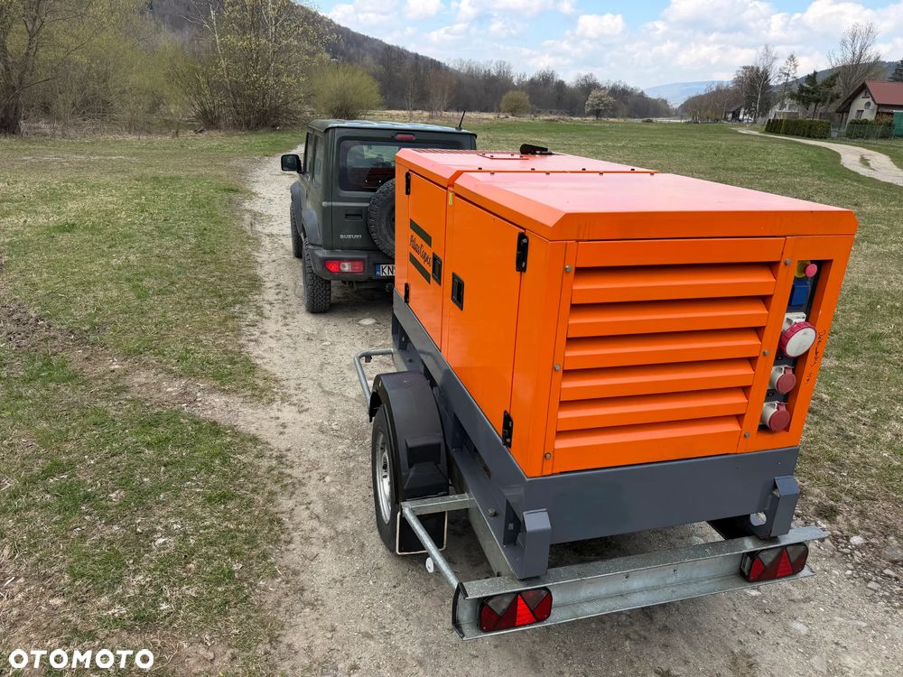 Atlas Copco QAS 40 KW Agregat prądotwórczy Przyczepa do rejestracji. inwerterowy wyciszony! 2018r. 5500mtg. JAK NOWY z Norwegii. Mocny silnik Turbo Kubota 4 cylindry 100km! Dekra aktualna. Opony zero zużycia. Zadbany Agregat. Odpala na Dotyk. Bogata Wersja! Prądnica Najlepsza PARTNER LEROY SOMER. - 3