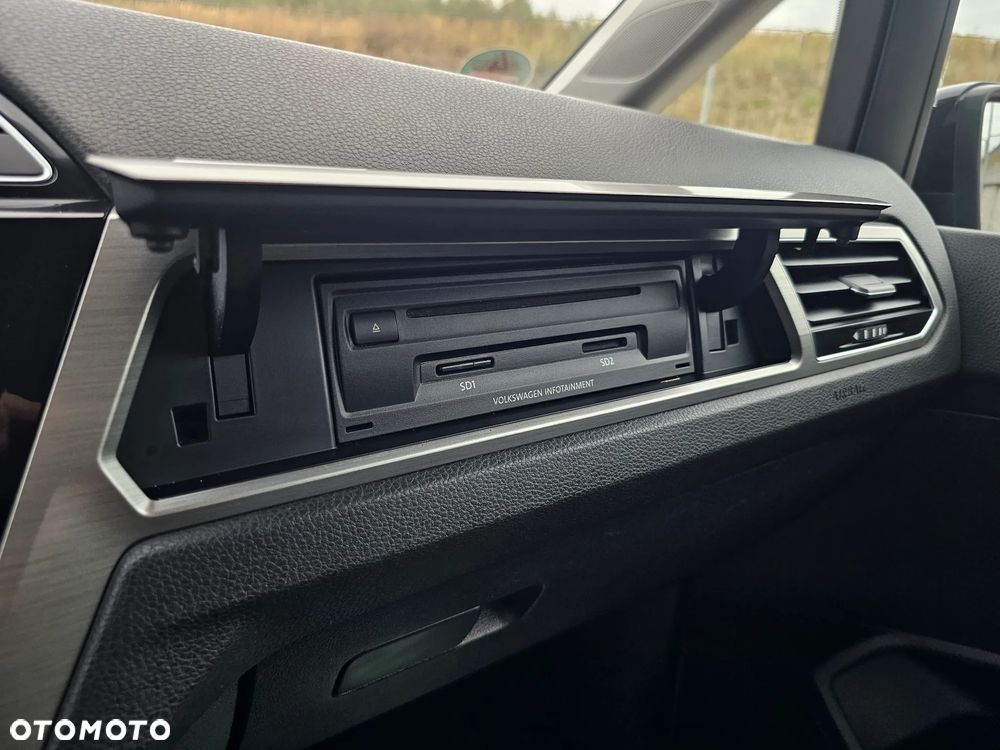 Volkswagen Touran 2.0 TDI SCR DSG Highline - 25