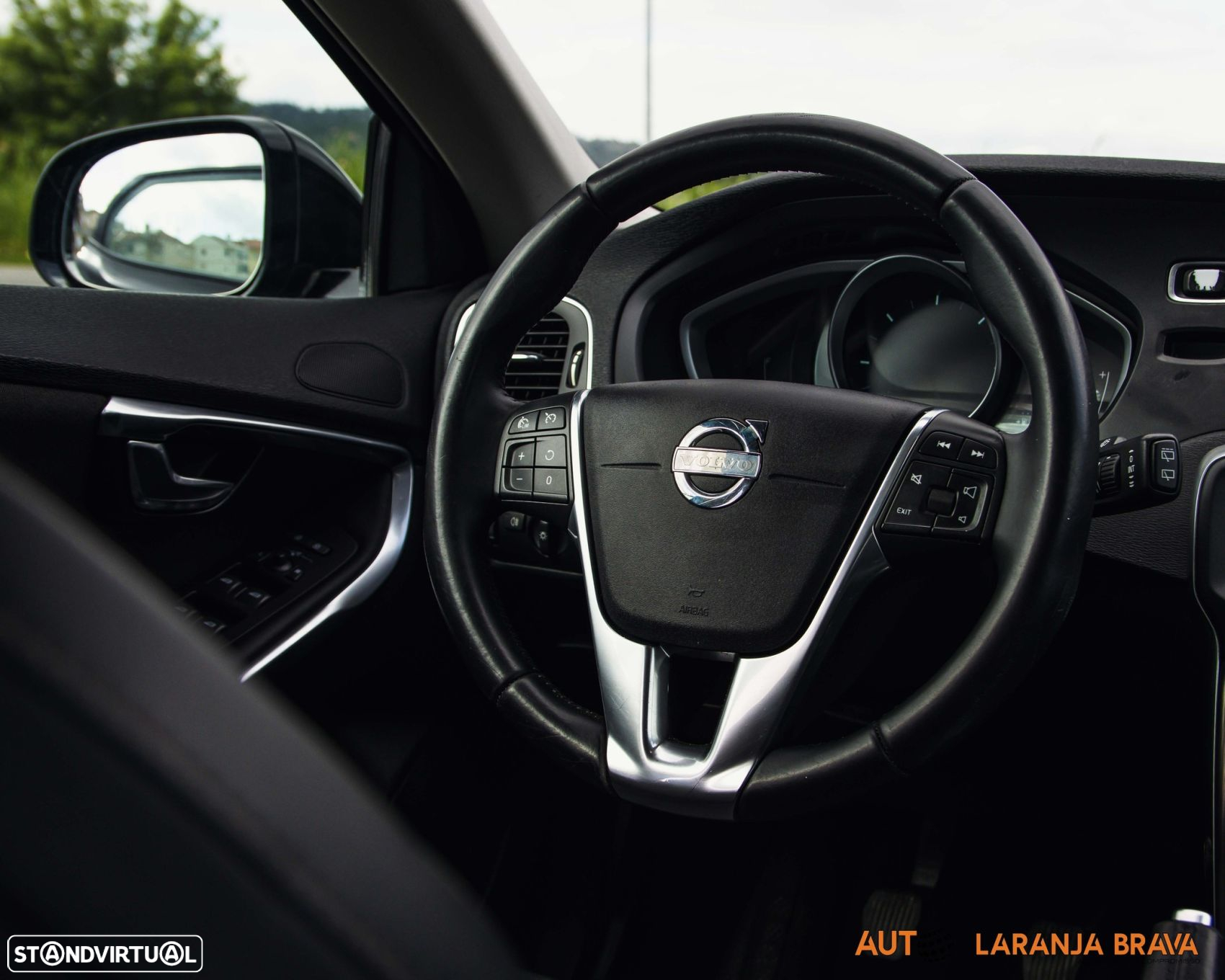 Volvo V40 Cross Country 1.6 D2 Summum - 22