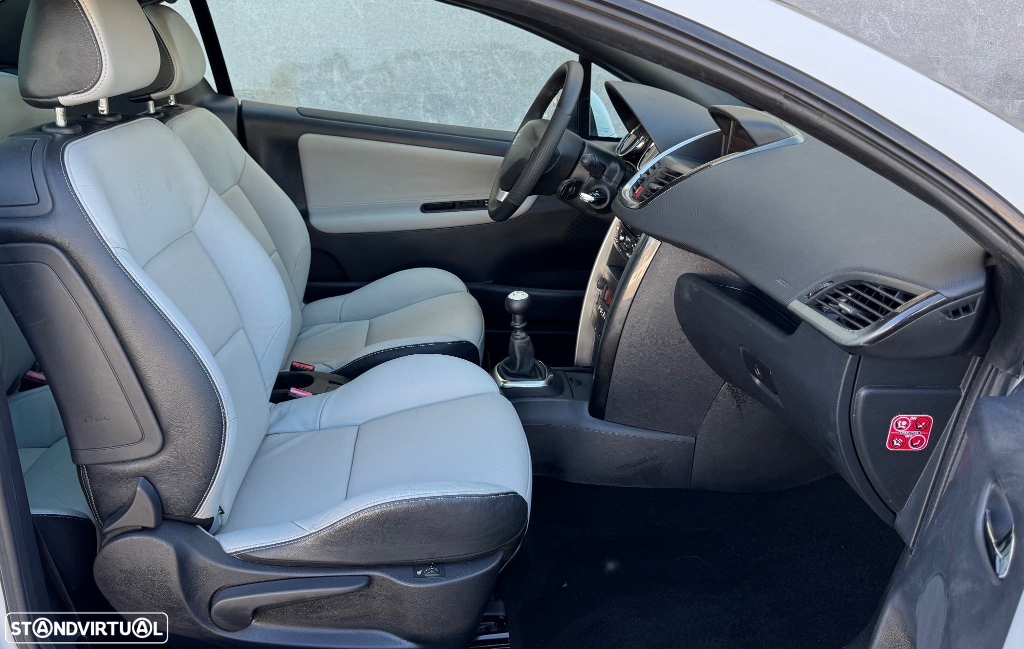 Peugeot 207 CC 1.6 HDi Roland Garros - 33