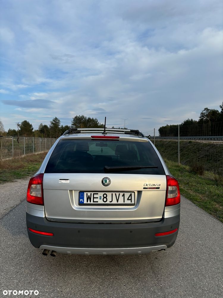 Skoda Octavia Scout 1.8 TSI - 8