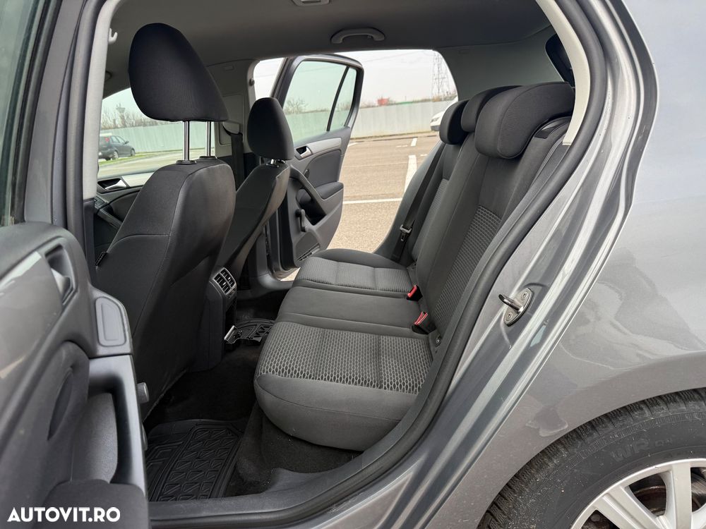 Volkswagen Golf 1.6 TDI DPF BlueMotion Technology Comfortline - 26