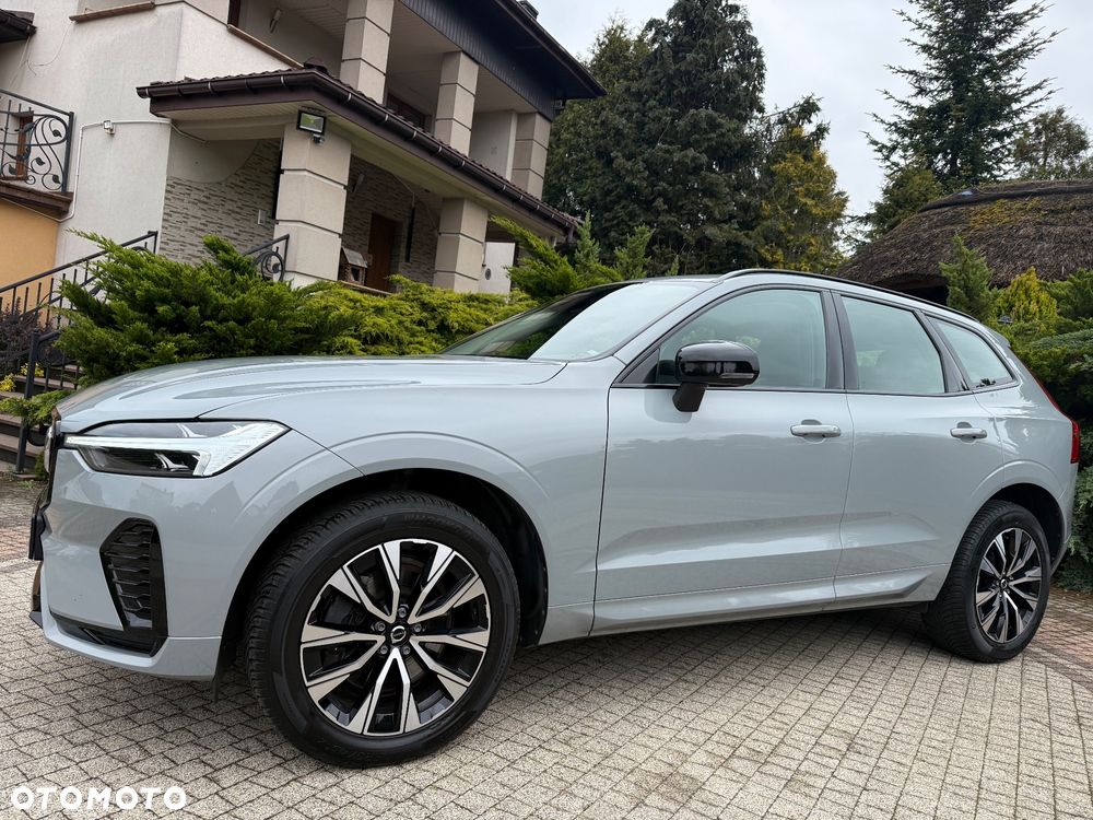 Volvo XC 60 B4 D Plus Dark - 4