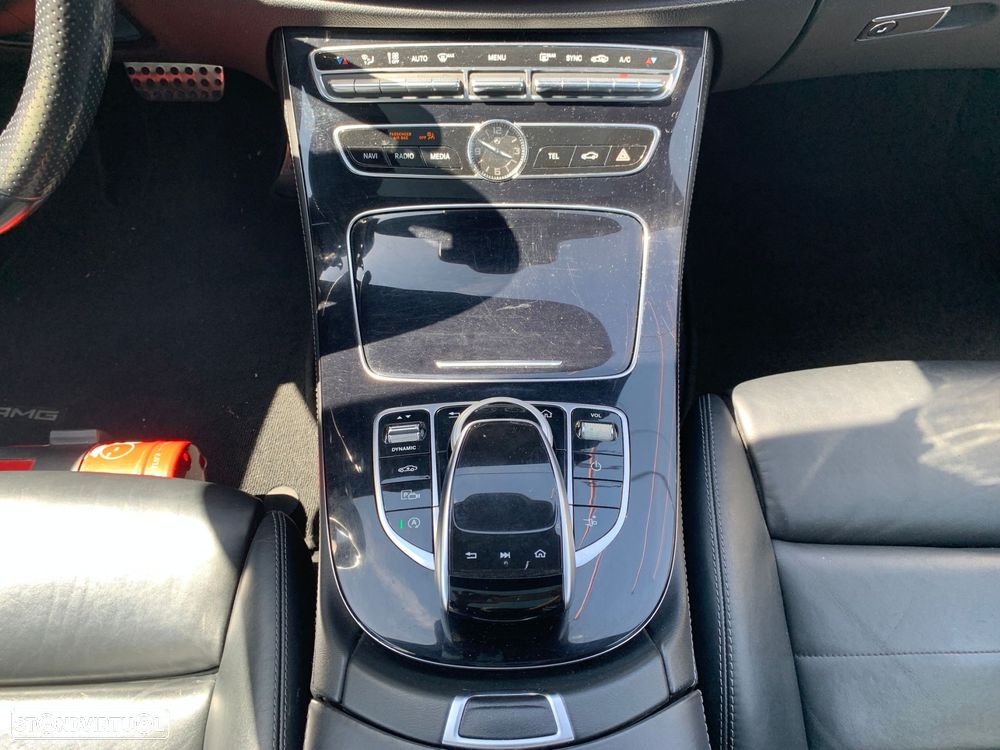 Mercedes-Benz E 220 d AMG Line - 26
