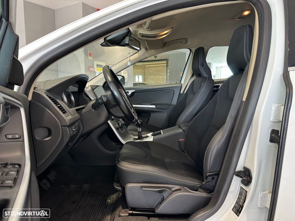 Volvo XC 60 2.4 D3 Momentum Start/Stop - 11