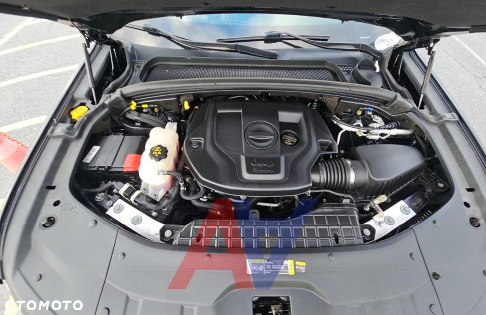 Jeep Grand Cherokee - 19