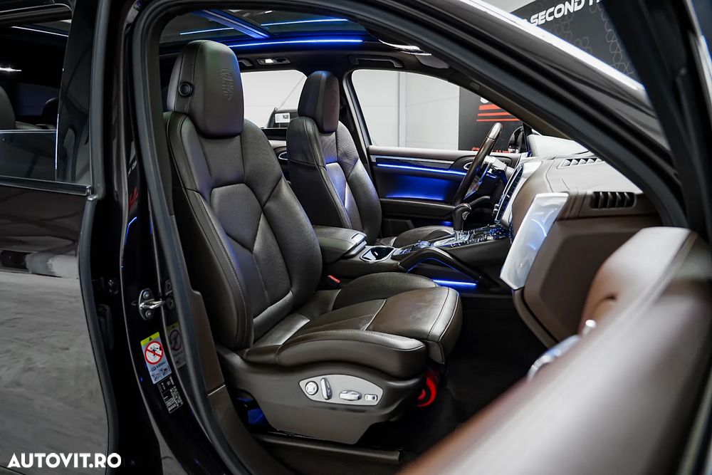 Porsche Cayenne 3.0 L - 9