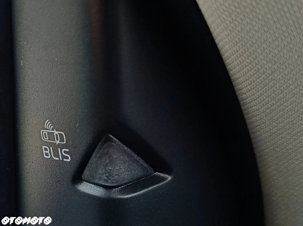 Volvo V40 D2 Geartronic RDesign - 34