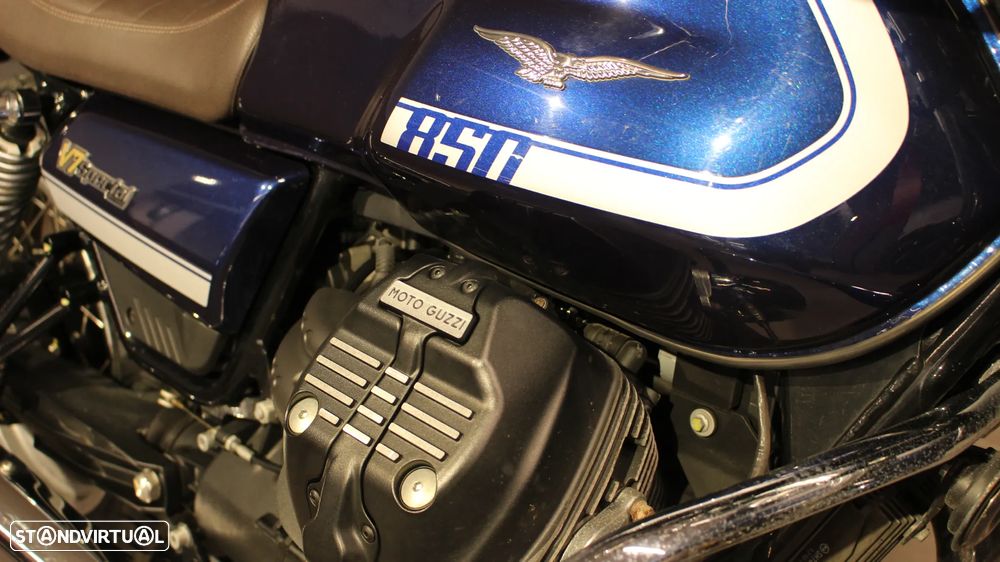 Moto Guzzi V7 SPECIAL - 2