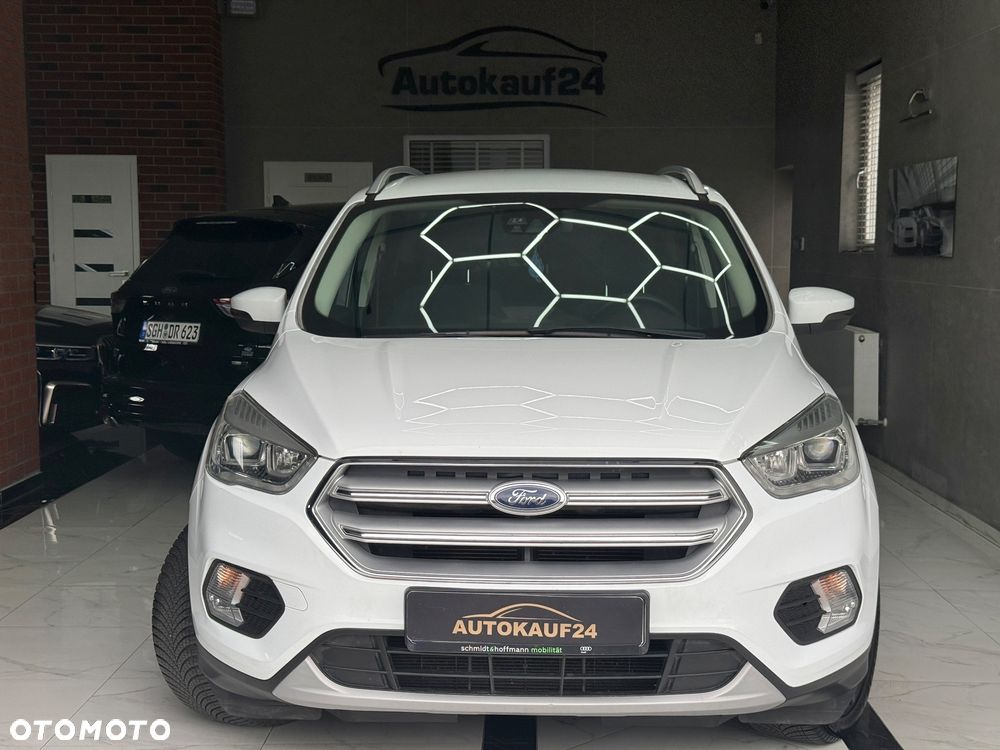 Ford Kuga 1.5 EcoBoost 2x4 Titanium - 4