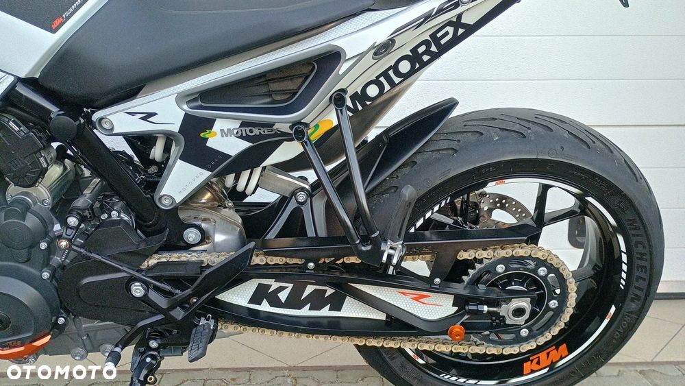 KTM Duke - 16