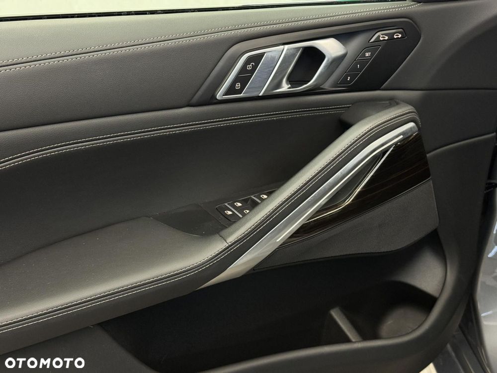 BMW X6 xDrive30d mHEV - 17