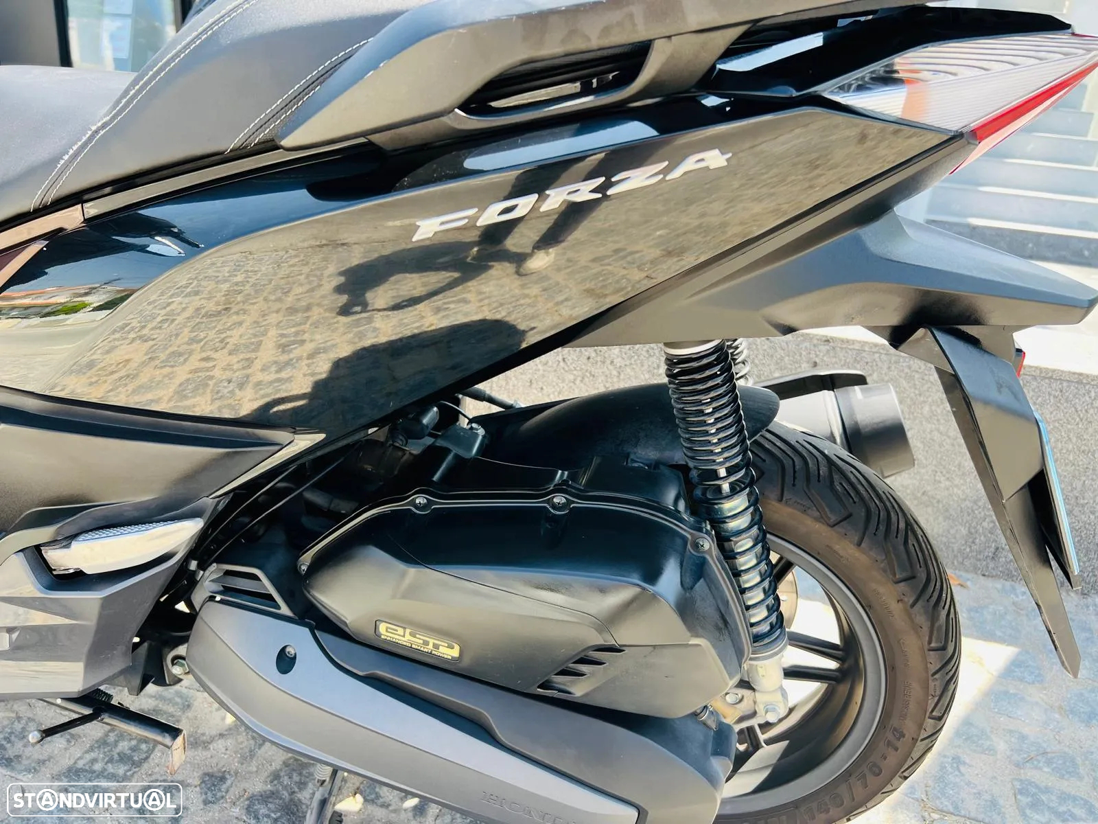 Honda Forza 125 - 8