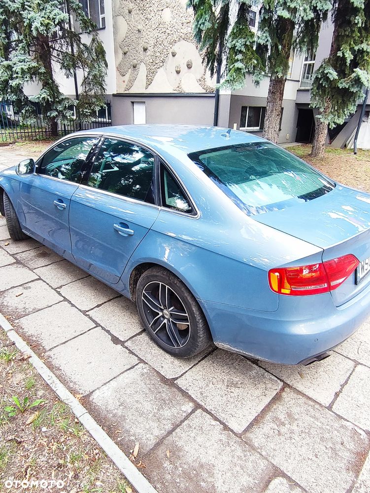 Audi A4 Limousine - 3