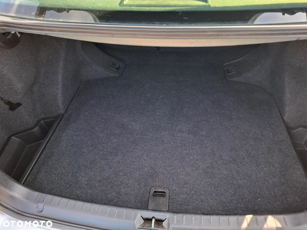 Toyota Avensis 2.0 D-4D Luna - 13