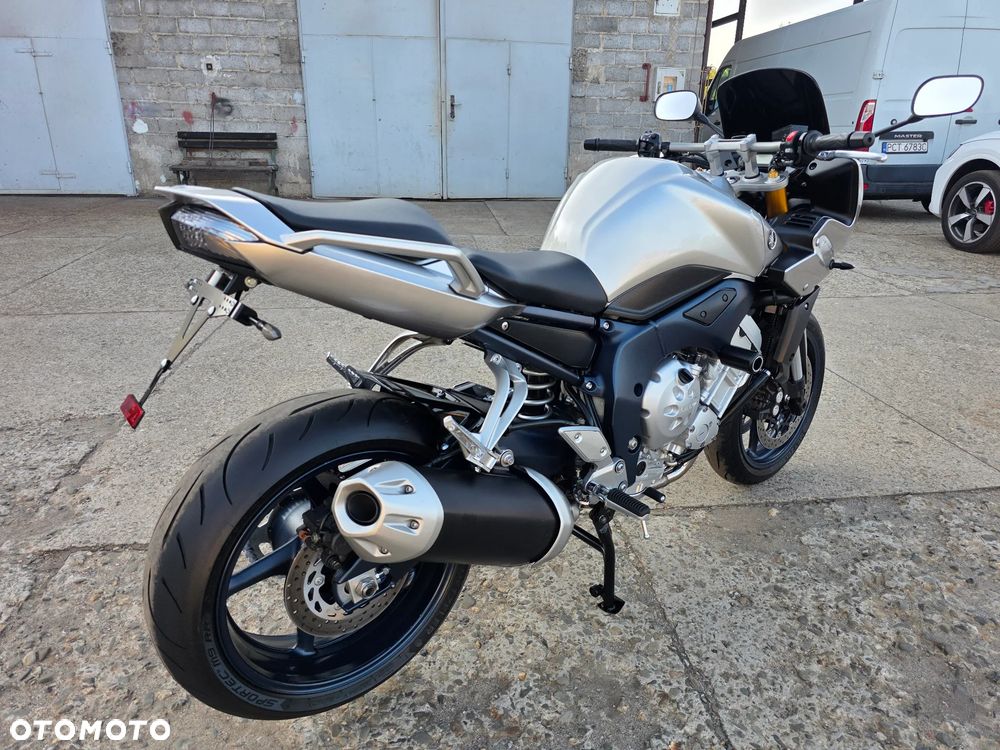 Yamaha FZ - 8
