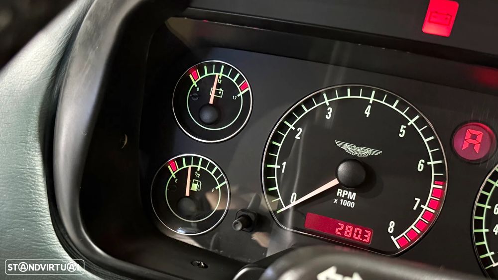 Aston Martin DB7 Vantage Coupé - 22
