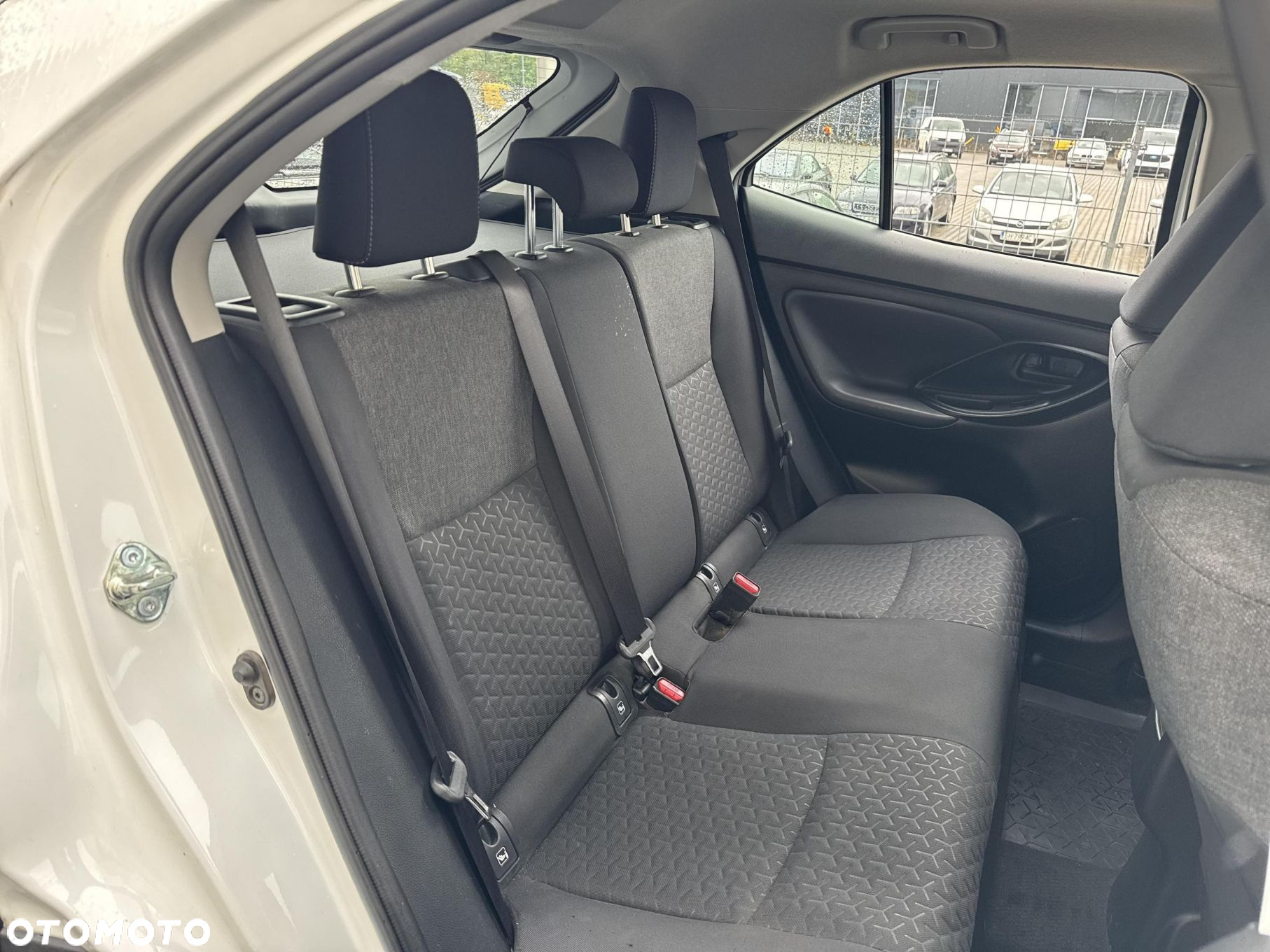 Toyota Yaris Cross Hybrid 1.5 Comfort 4x4 - 22