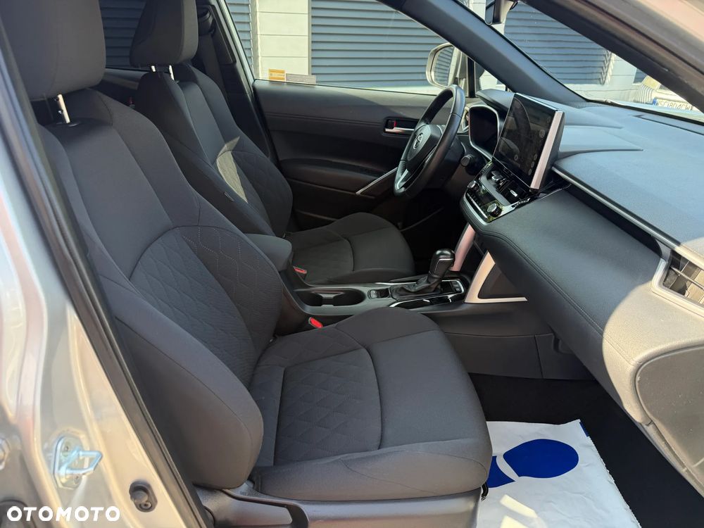 Toyota Corolla Cross 2.0 Hybrid Comfort - 13