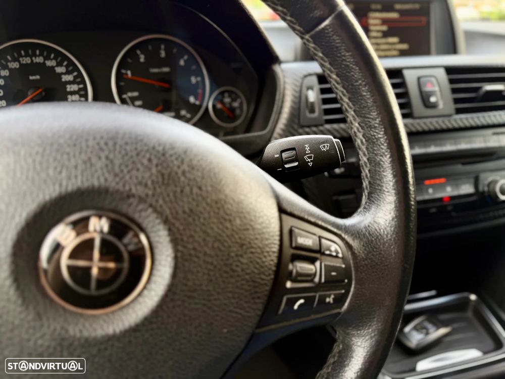 BMW 318 d Line Sport - 21