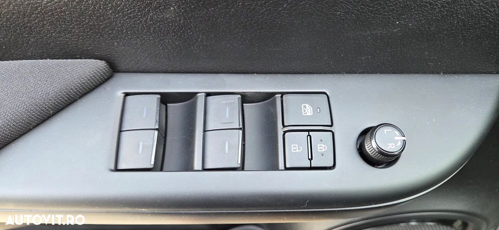 Toyota Hilux 2.4D 150CP 4x4 Double Cab AT Comfort - 21