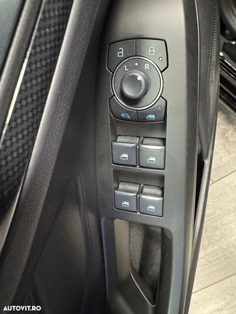 Ford Focus 1.0 EcoBoost Hybrid Aut. ST-LINE X - 13